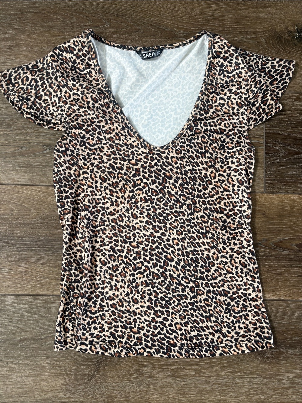 Leopard Print V-Neck Short Sleeve Tee